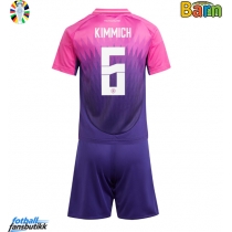 Tyskland Joshua Kimmich #6 Bortedraktsett Barn EM 2024 Kortermet (+ Korte bukser)